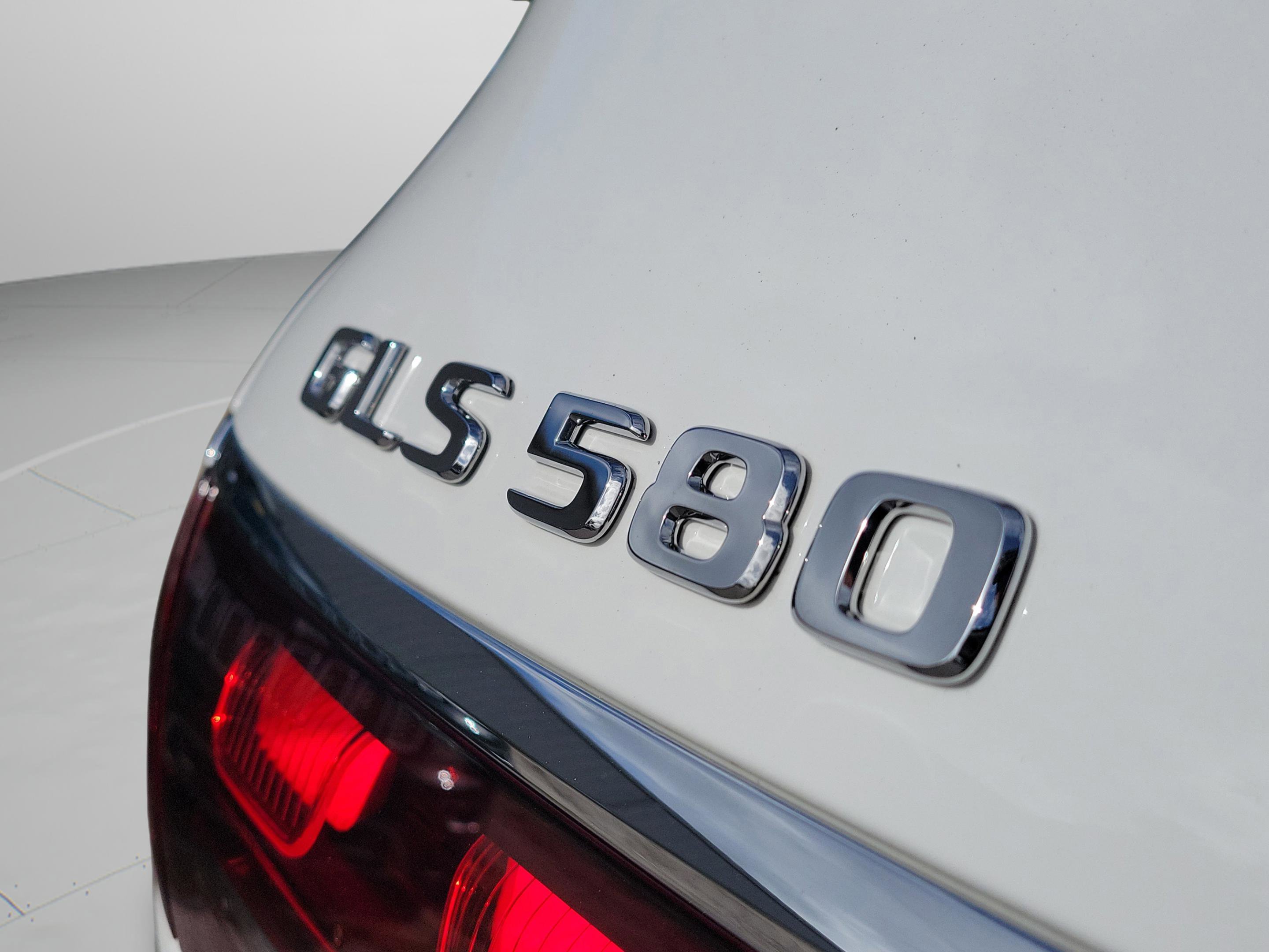 New 2026 Mercedes-Benz GLS 580 4MATIC image 32