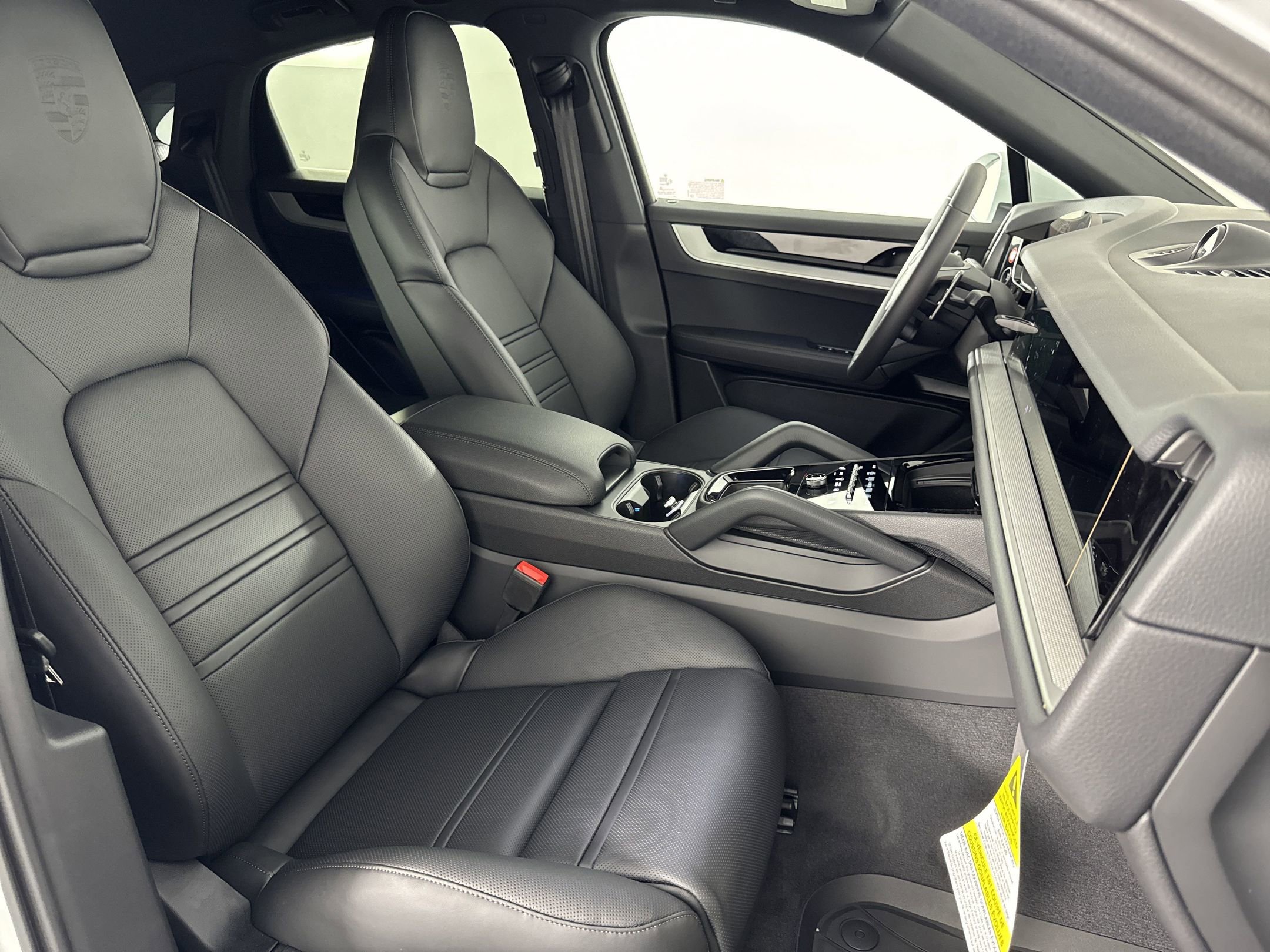 Certified 2025 Porsche Cayenne S image 28