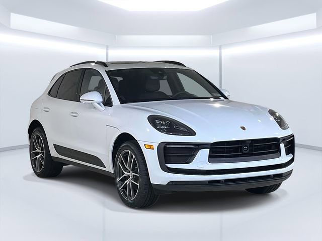New 2026 Porsche Macan image 3