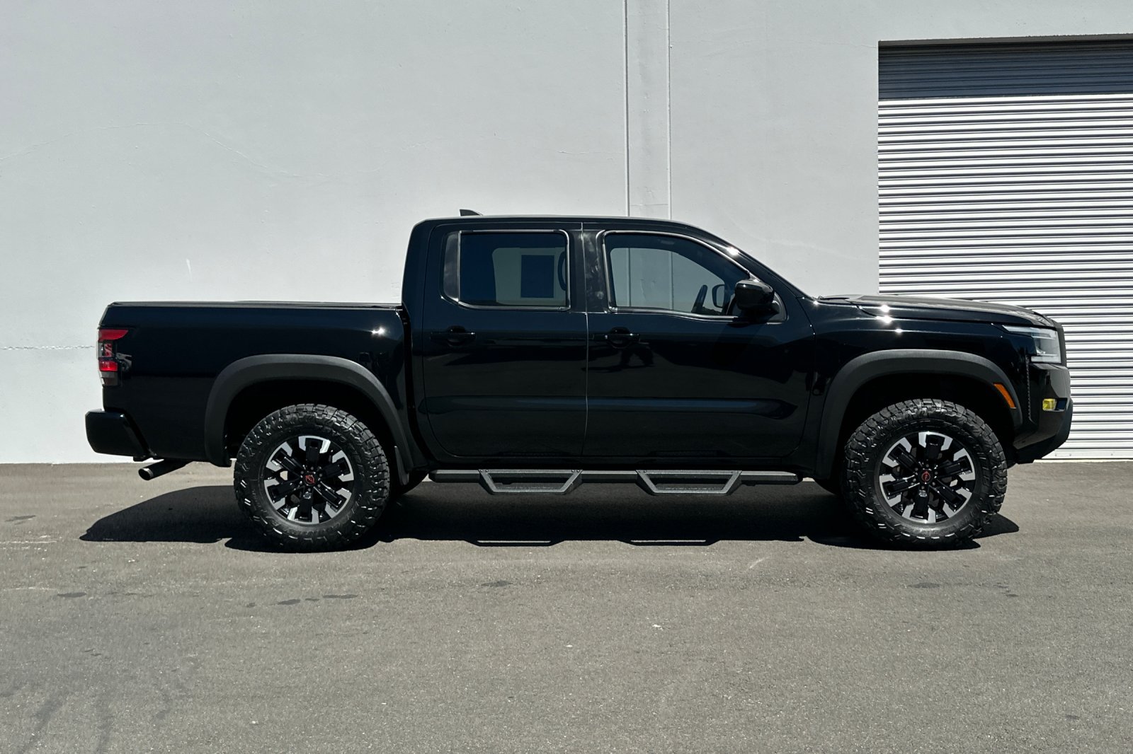 Used 2022 Nissan Frontier PRO-4X w/ Off-Road Protection Package AWD/4WD image 3
