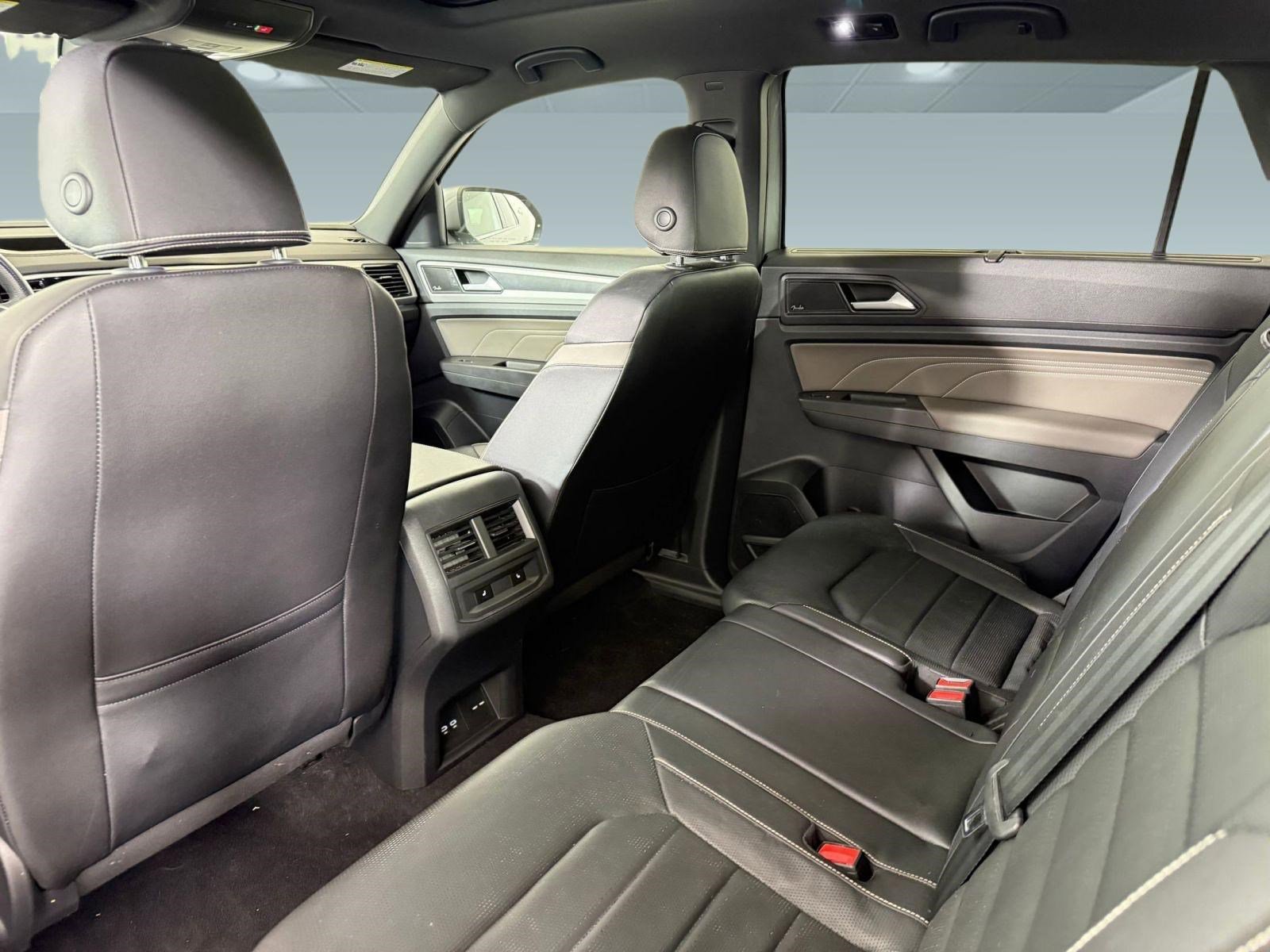 Used 2023 Volkswagen Atlas Cross Sport SEL Premium R-Line AWD/4WD image 24