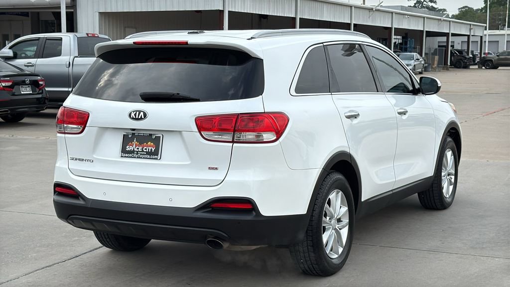Used 2018 Kia Sorento FWD image 5