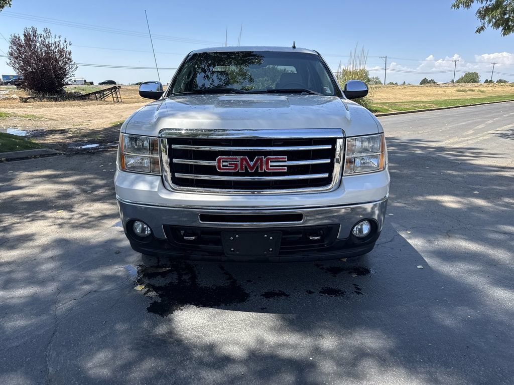Used 2013 GMC Sierra 1500 SLT w/ SLT White Diamond Edition AWD/4WD image 2