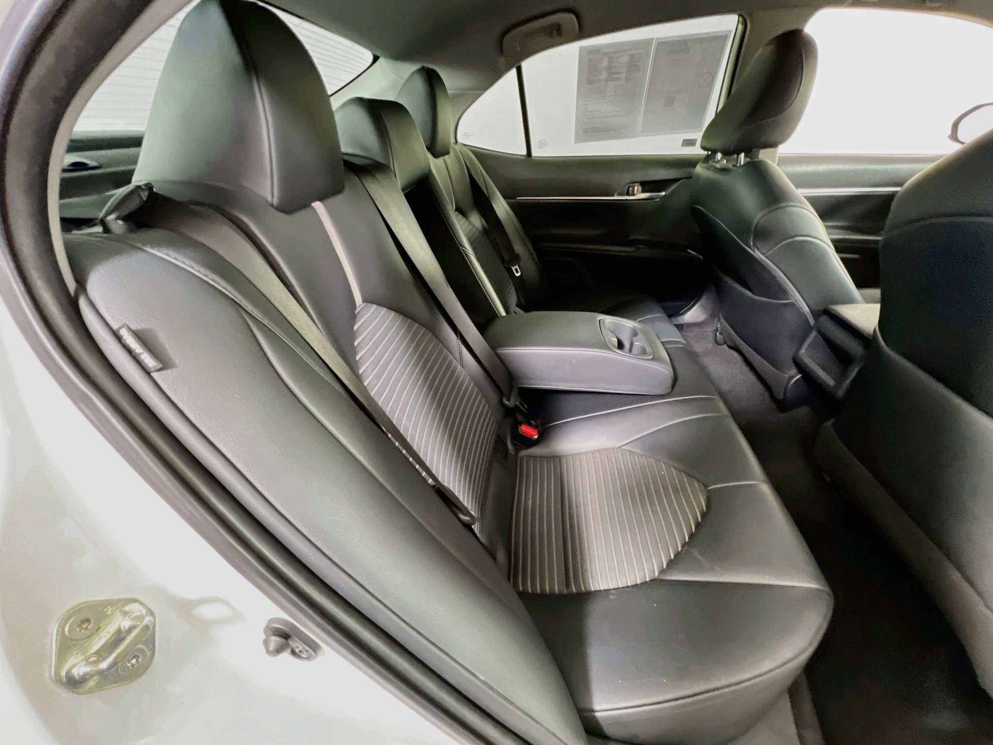 Used 2020 Toyota Camry SE image 24