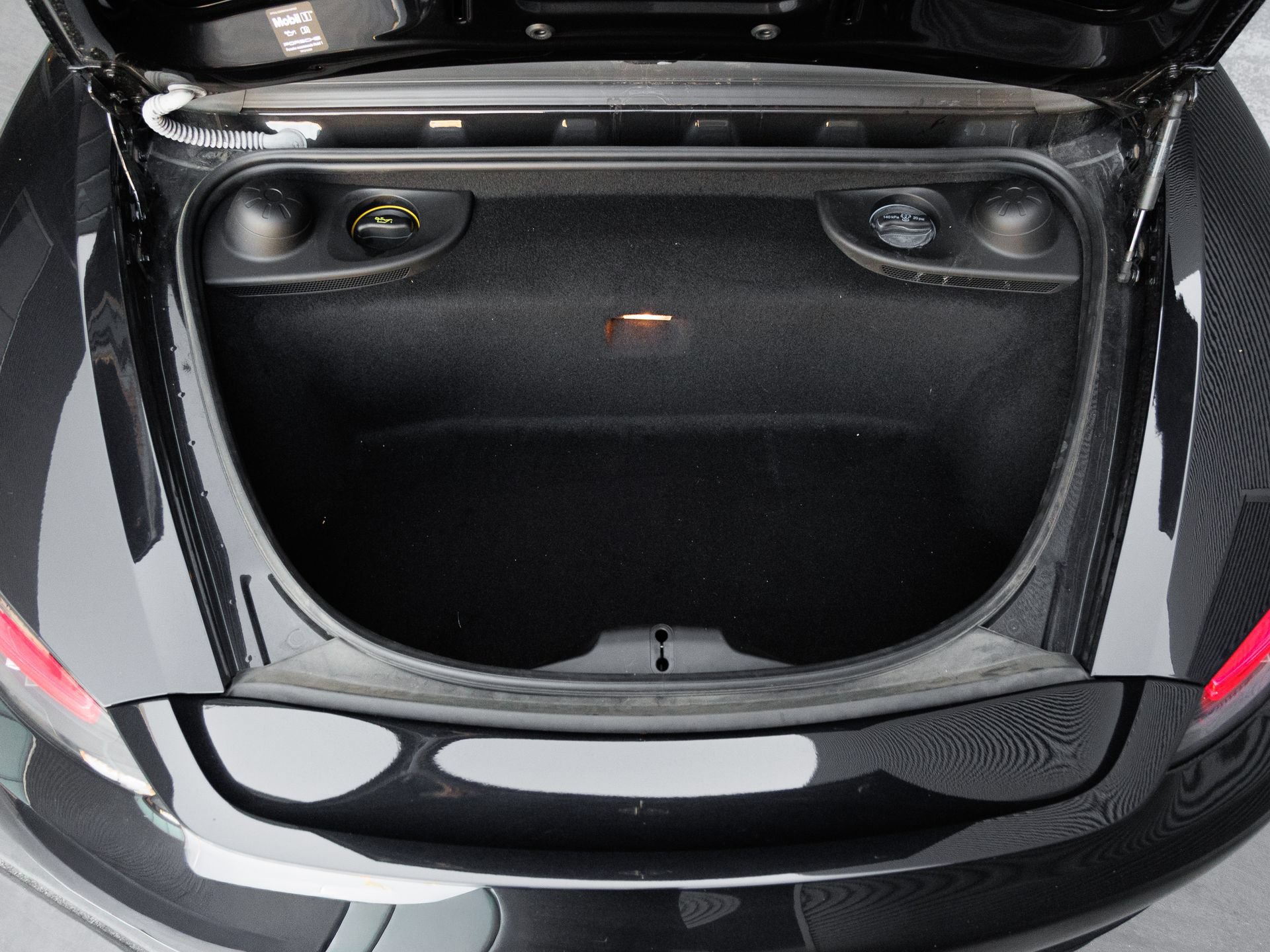 Certified 2025 Porsche 718 Boxster S RWD image 30