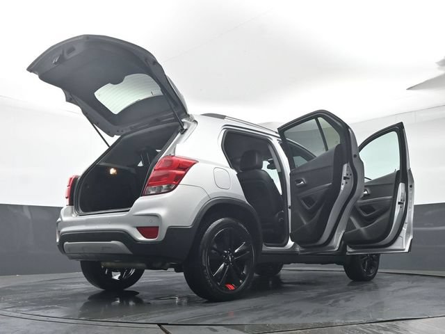 Used 2021 Chevrolet Trax LT w/ Redline Edition AWD/4WD image 43