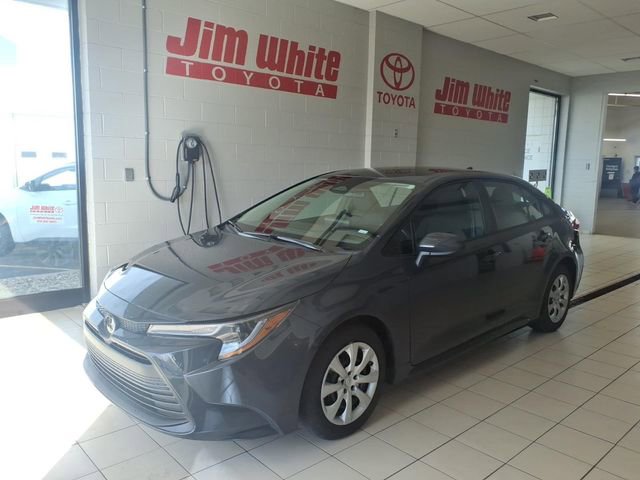 Used 2023 Toyota Corolla LE FWD image 1