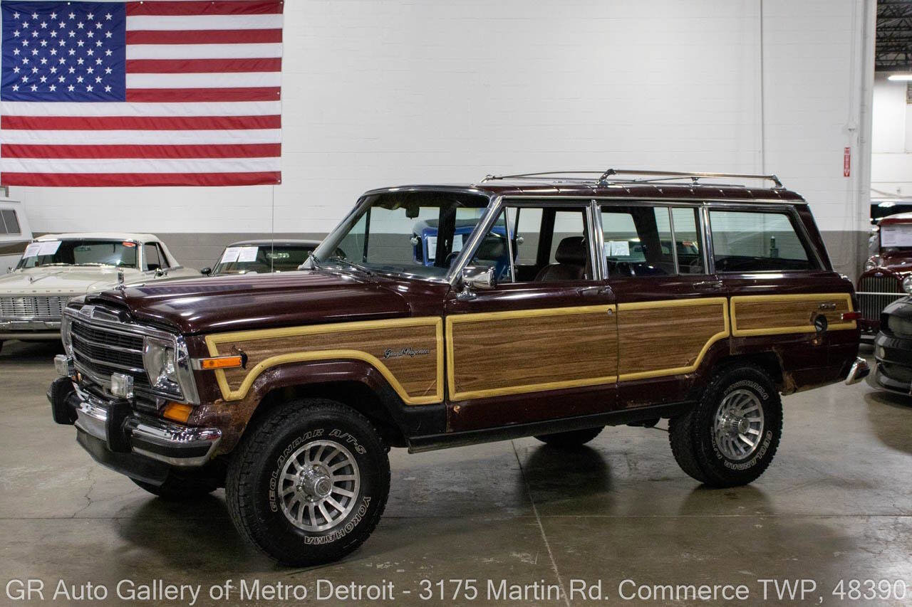 Used 1988 Jeep Grand Wagoneer image 1