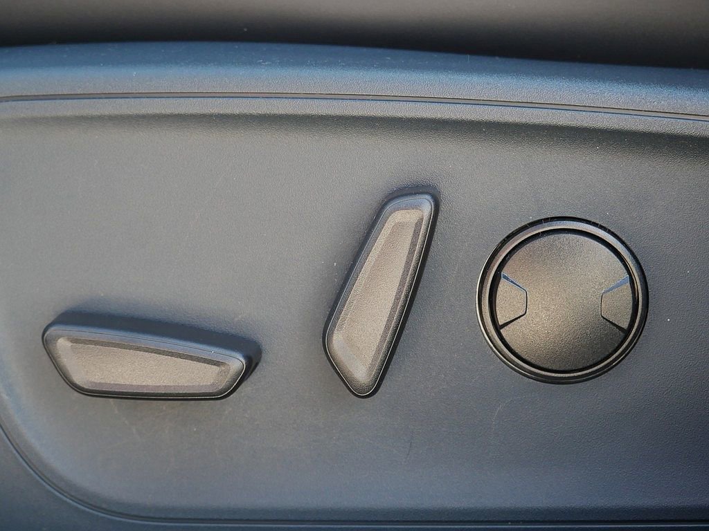 Used 2026 Ford Maverick Lobo AWD/4WD image 14
