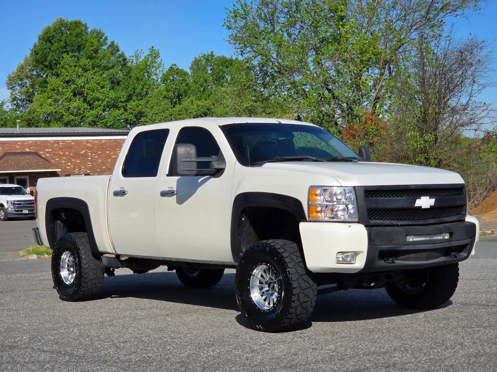 Used 2011 Chevrolet Silverado 1500 LT w/ All-Star Edition AWD/4WD image 5
