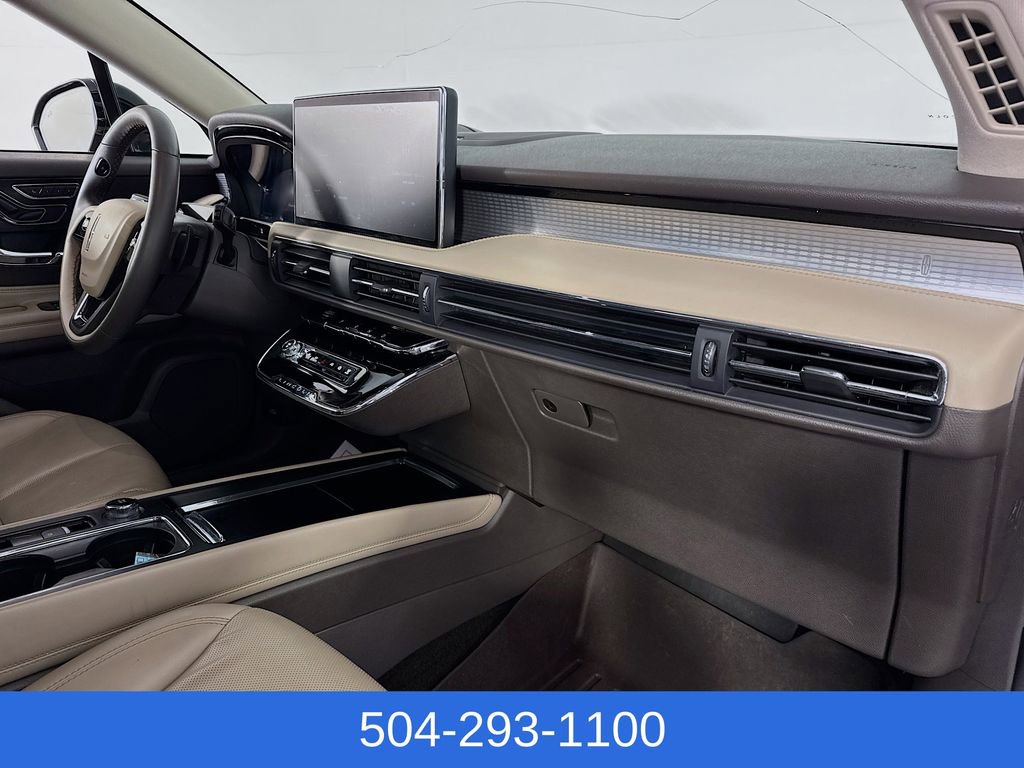 Used 2023 Lincoln Corsair FWD w/ Equipment Group 102A image 30