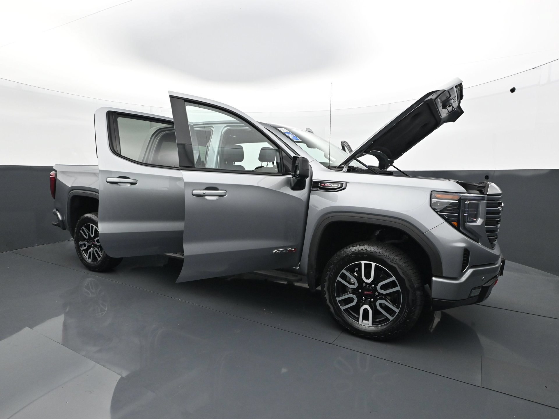 Used 2024 GMC Sierra 1500 AT4 w/ Technology Package AWD/4WD image 37