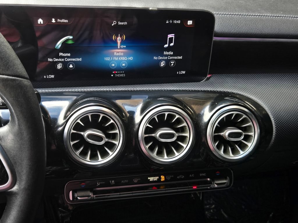 Used 2020 Mercedes-Benz CLA 250 image 16