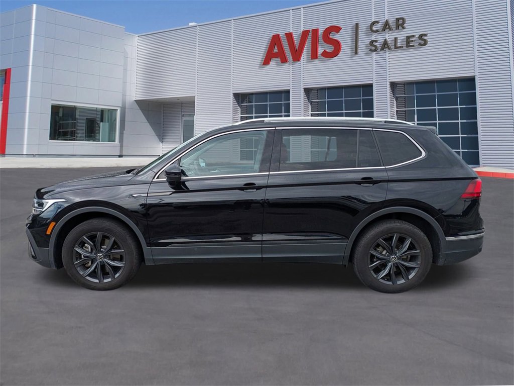 Used 2024 Volkswagen Tiguan SE image 2