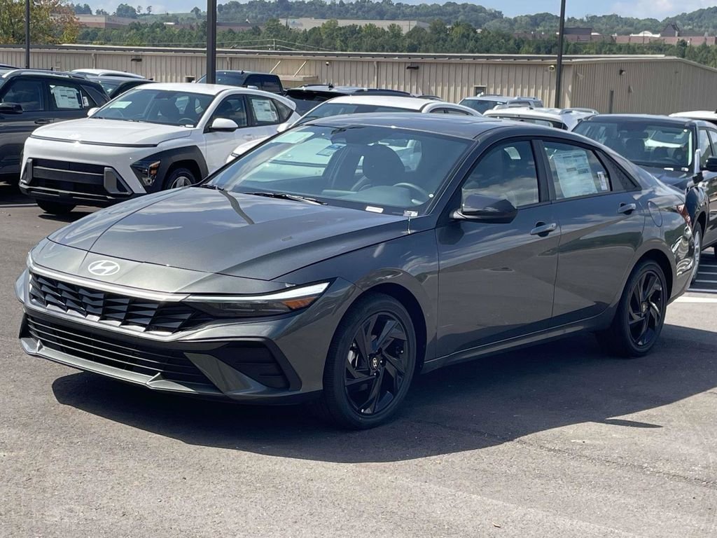 New 2026 Hyundai Elantra SEL Sport FWD image 7