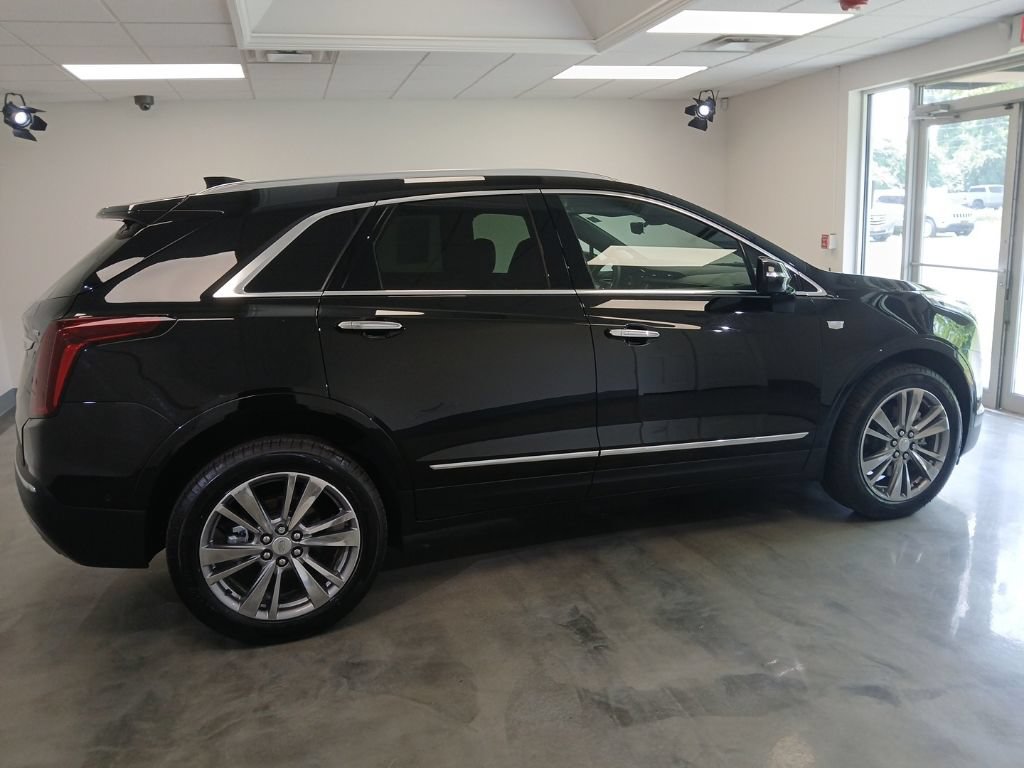 Certified 2025 Cadillac XT5 Premium Luxury w/ Technology Package AWD/4WD image 8