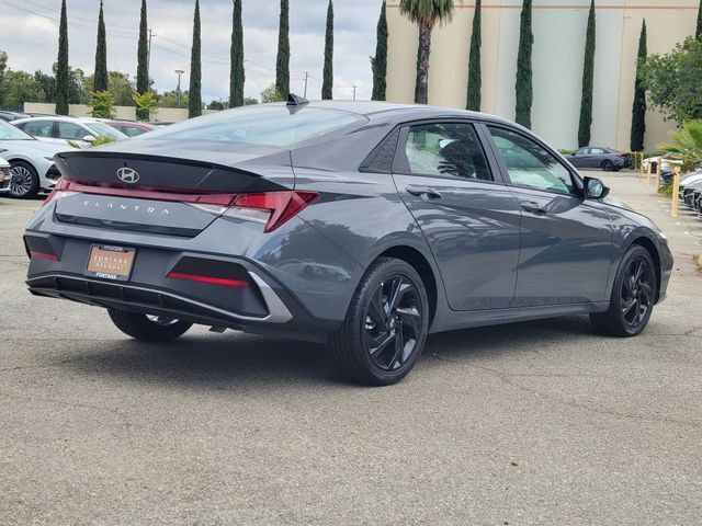 New 2026 Hyundai Elantra SEL Sport FWD image 4