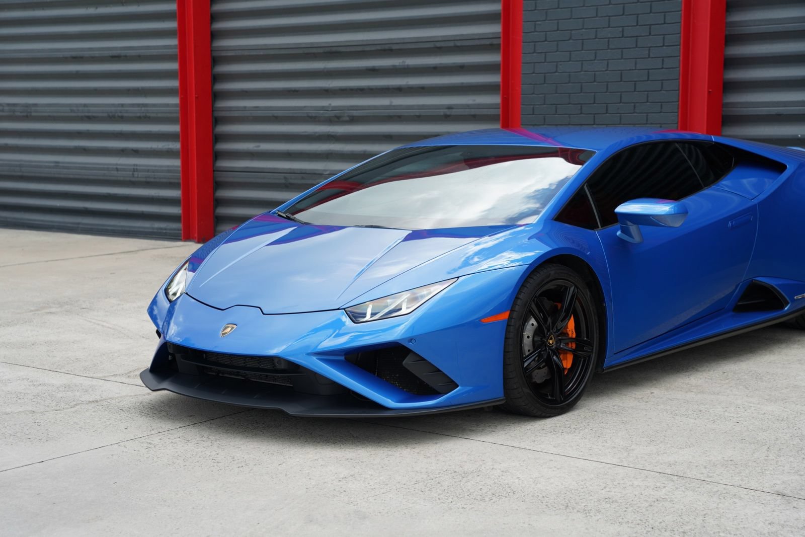 Used 2020 Lamborghini Huracan EVO RWD image 4