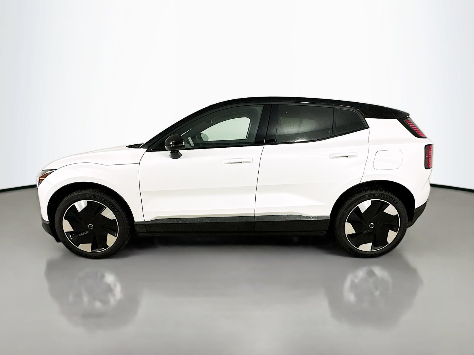New 2026 Volvo EX30 Plus w/ Protection Package Premier AWD/4WD image 8