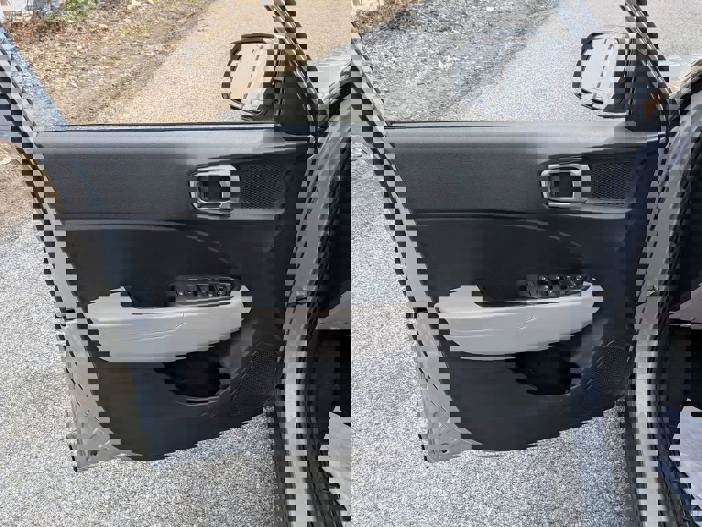 Used 2021 Hyundai Venue SEL image 7