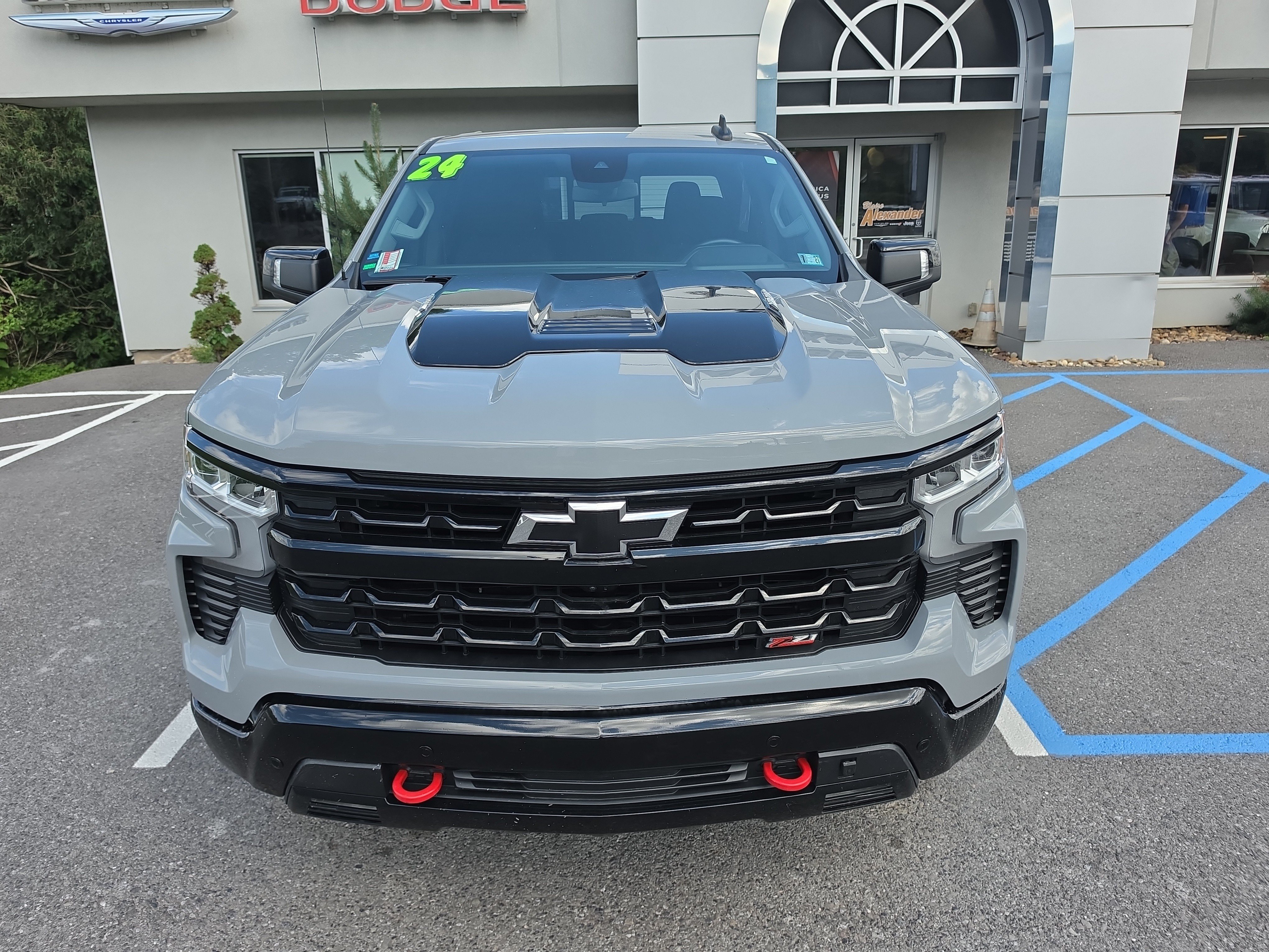Used 2024 Chevrolet Silverado 1500 LT Trail Boss w/ Convenience Package II AWD/4WD image 9