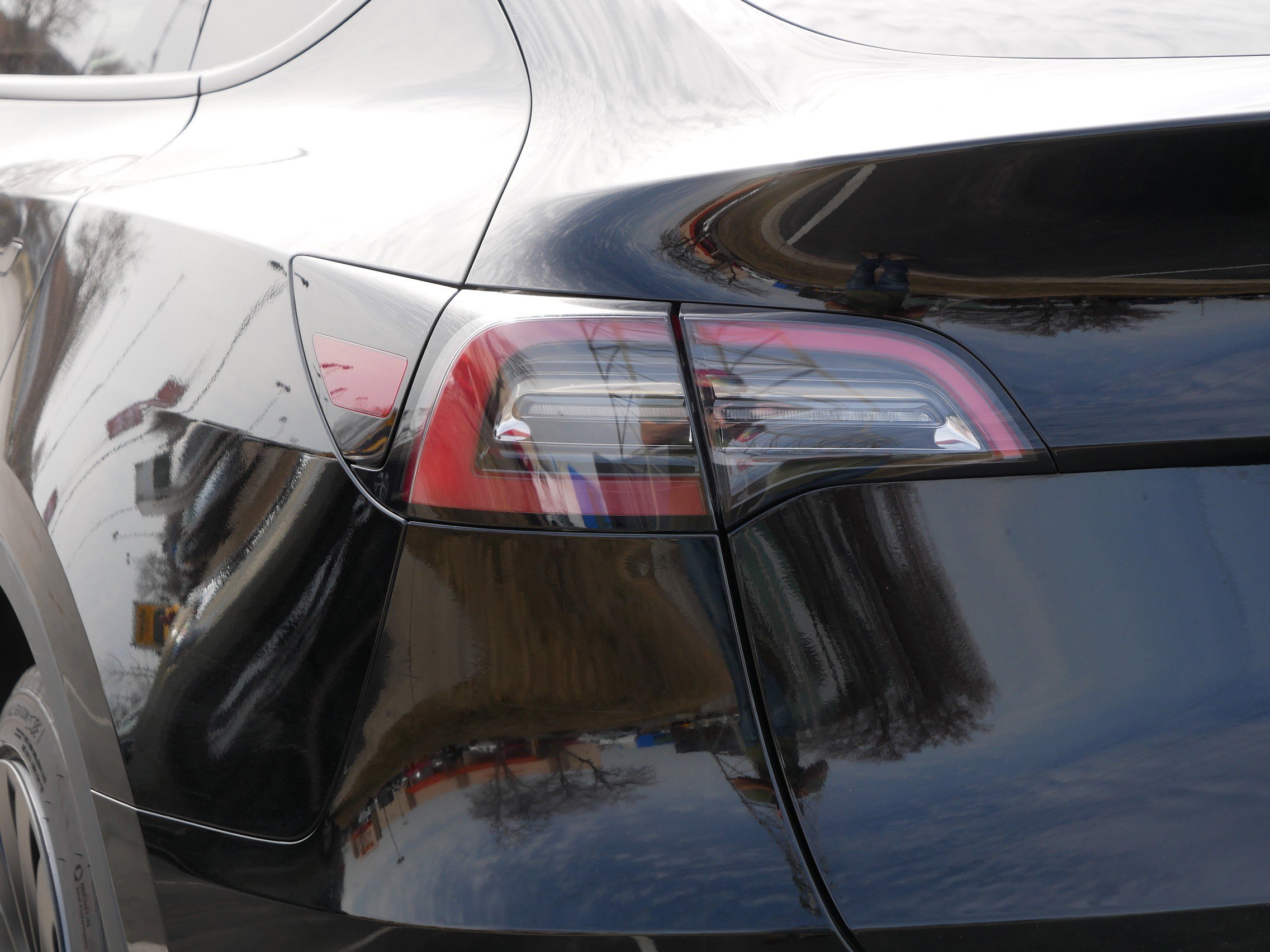 Used 2024 Tesla Model Y Long Range image 17