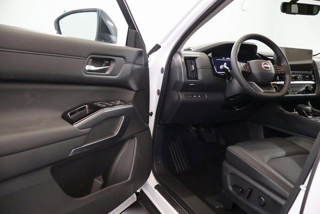 New 2026 Nissan Pathfinder SL image 8