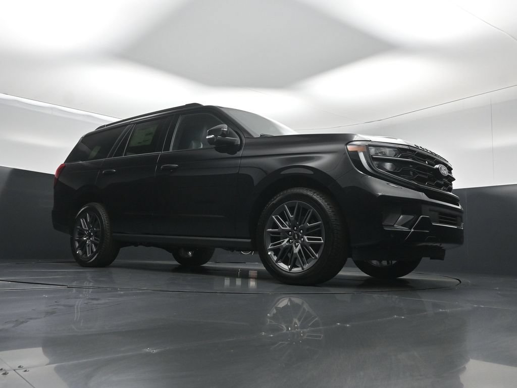 New 2027 Ford Expedition Platinum w/ Stealth Appearance Package AWD/4WD image 3