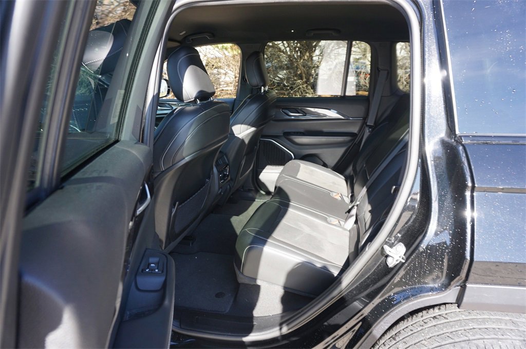 Used 2022 Jeep Grand Cherokee Altitude image 15