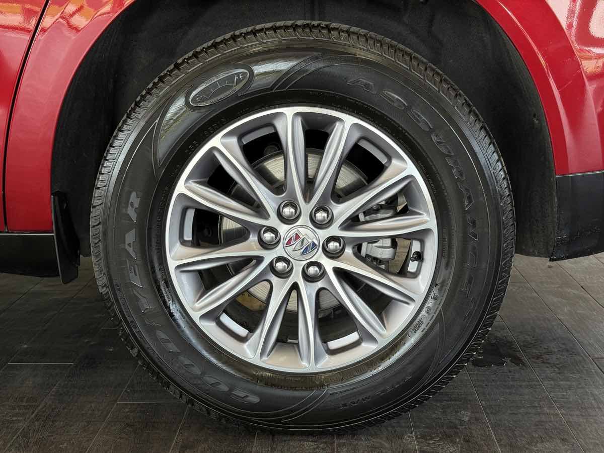 Used 2024 Buick Enclave Premium image 40