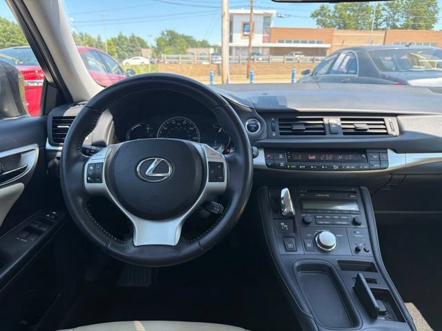 Used 2011 Lexus CT 200h Premium FWD image 17
