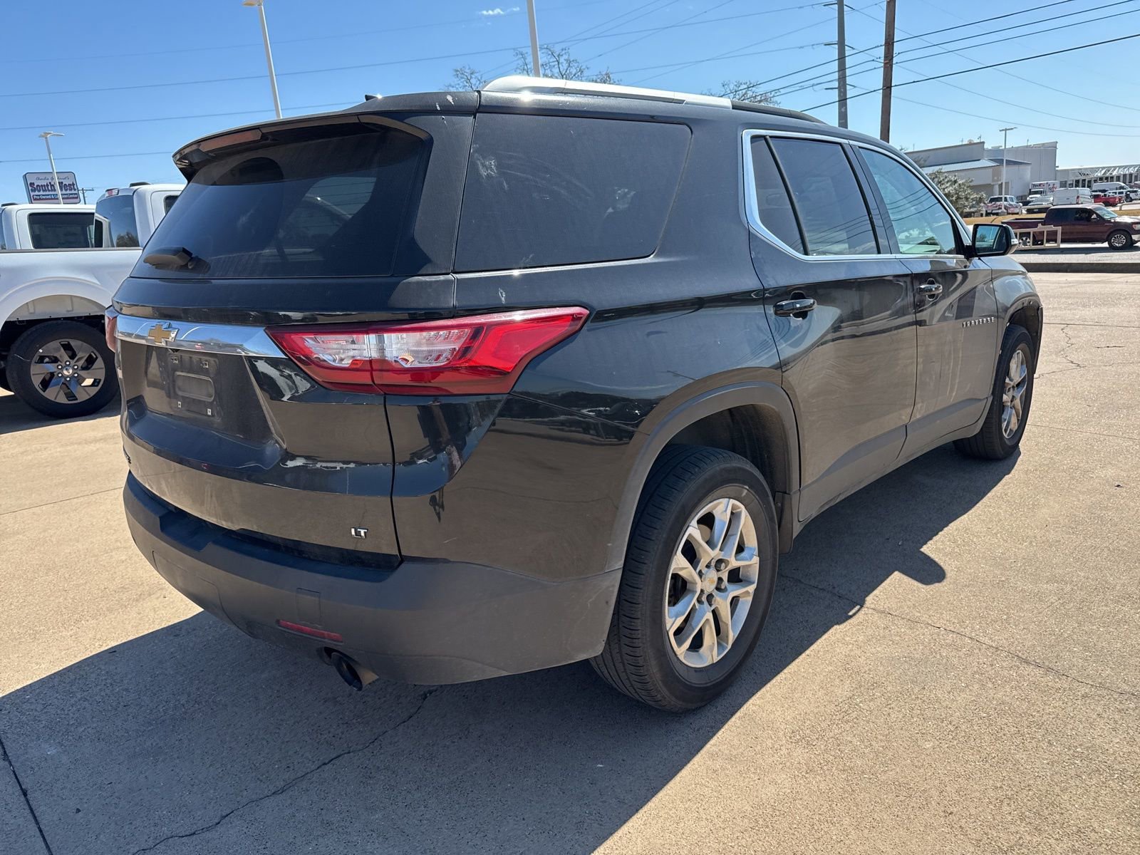 Used 2018 Chevrolet Traverse LT image 4