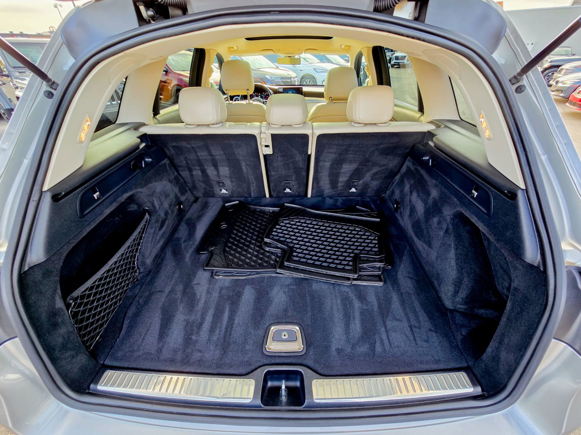 Used 2021 Mercedes-Benz GLC 300 4MATIC image 47