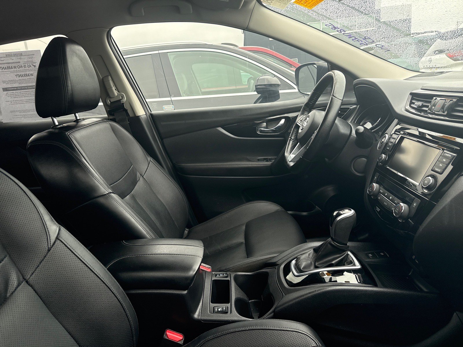 Used 2022 Nissan Rogue Sport SL FWD image 3