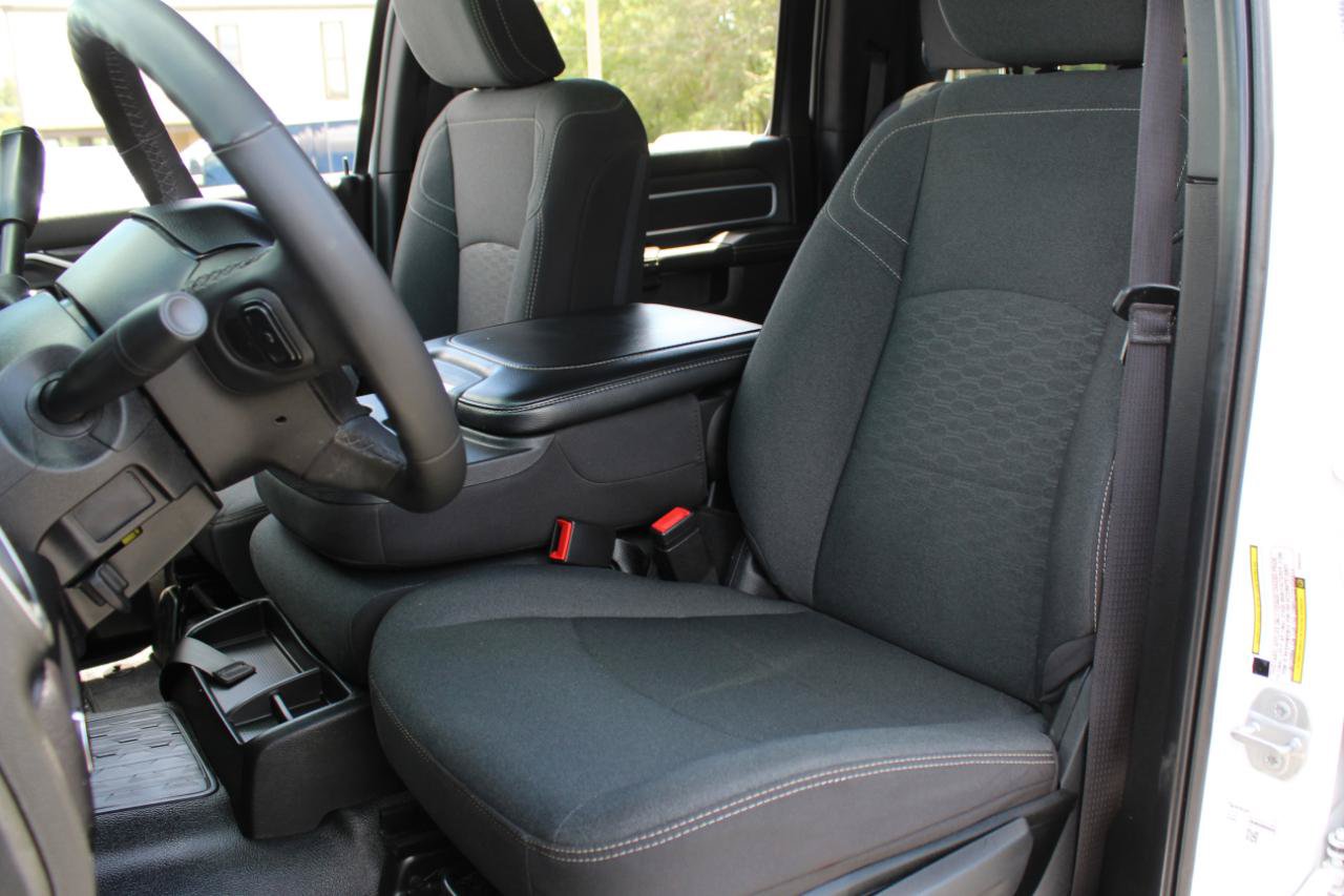 Used 2025 RAM 5500 4x4 Crew Cab image 22