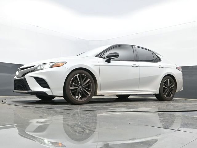 Used 2019 Toyota Camry XSE image 12