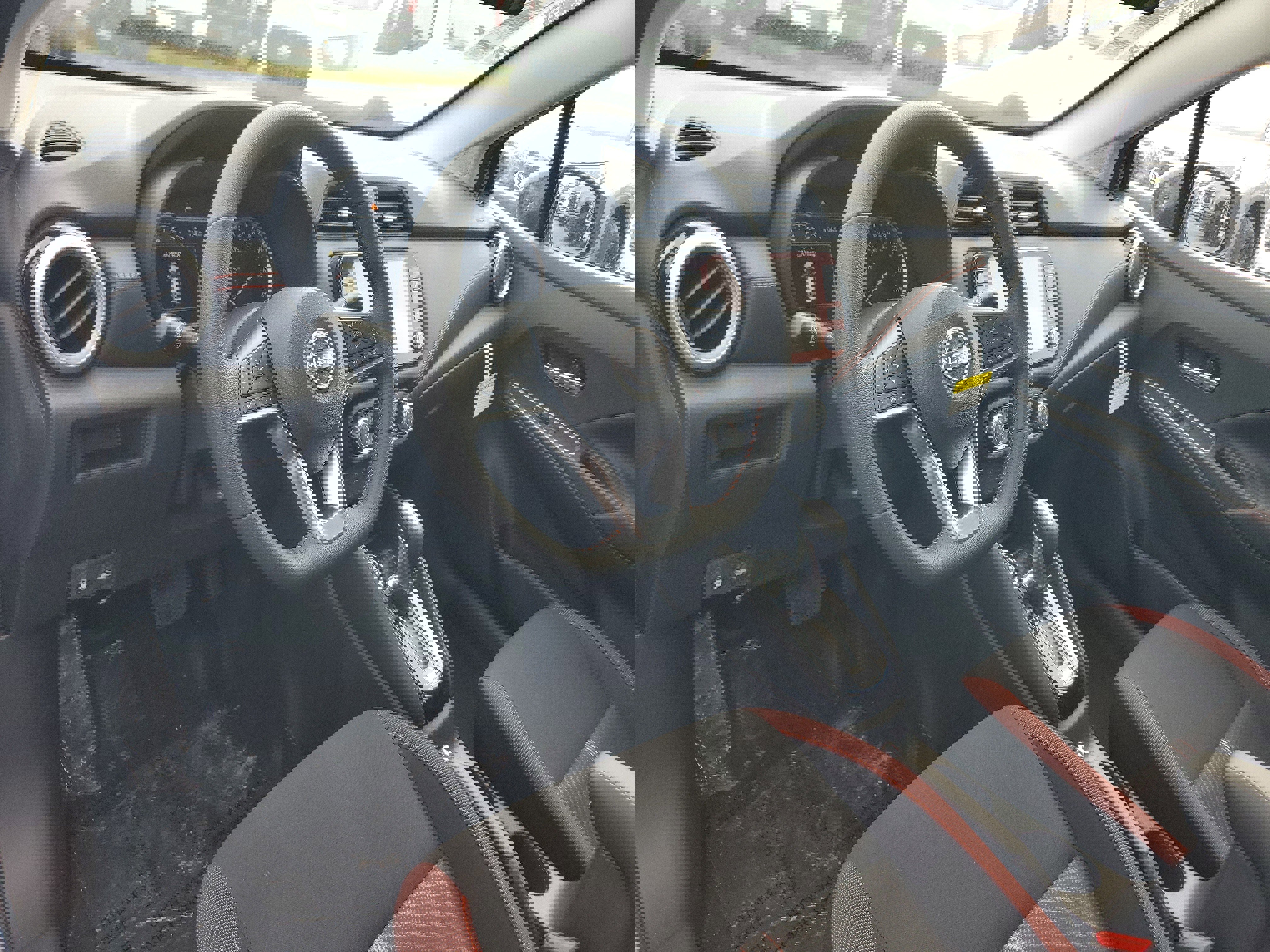 New 2025 Nissan Versa SR w/ Trunk Package image 10