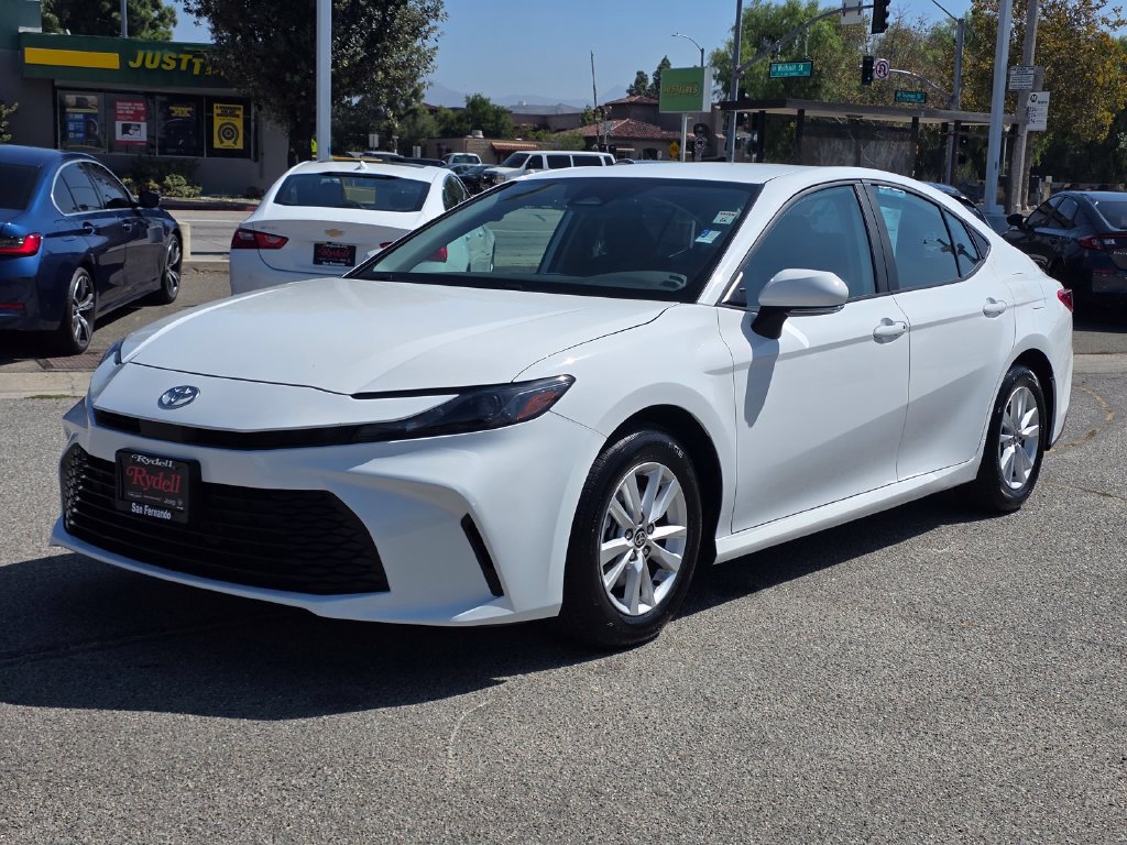 Used 2025 Toyota Camry LE FWD image 10