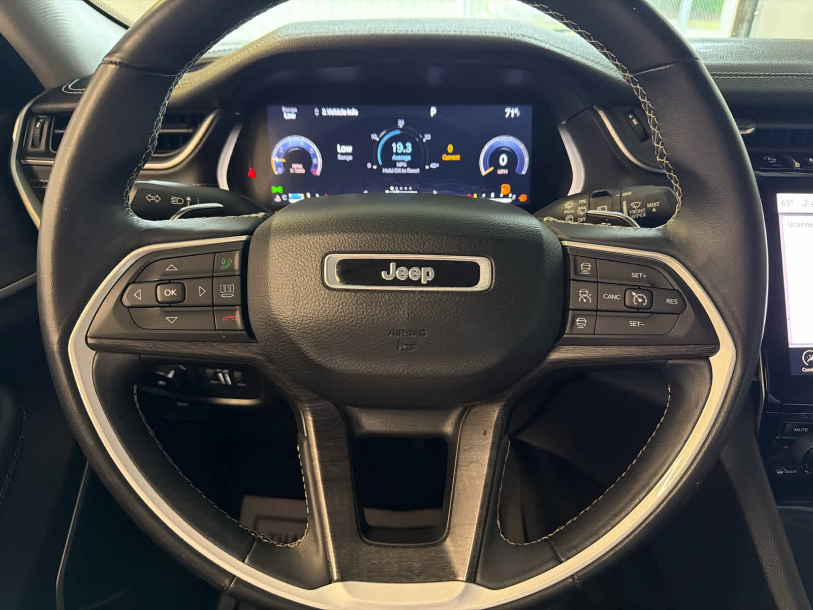 Used 2022 Jeep Grand Cherokee L Limited RWD image 36