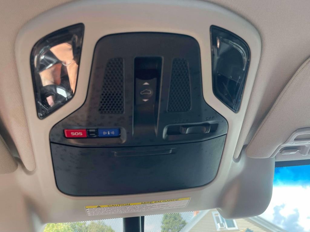 Used 2020 Subaru Outback Limited image 32