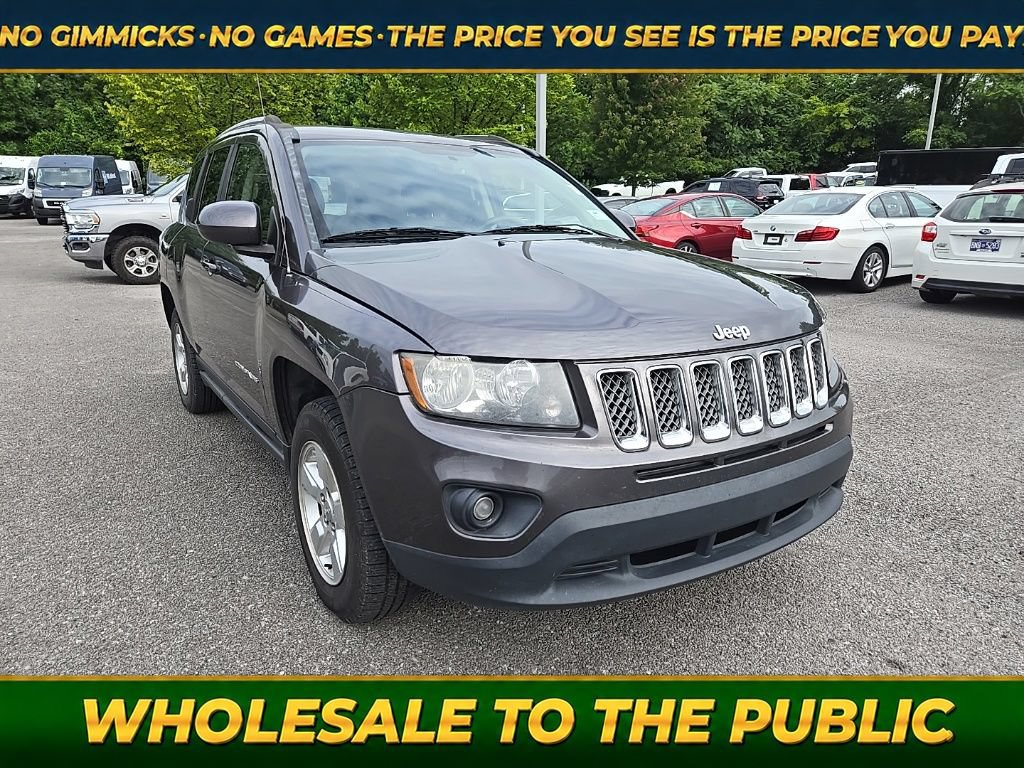 Used 2015 Jeep Compass Latitude FWD image 1