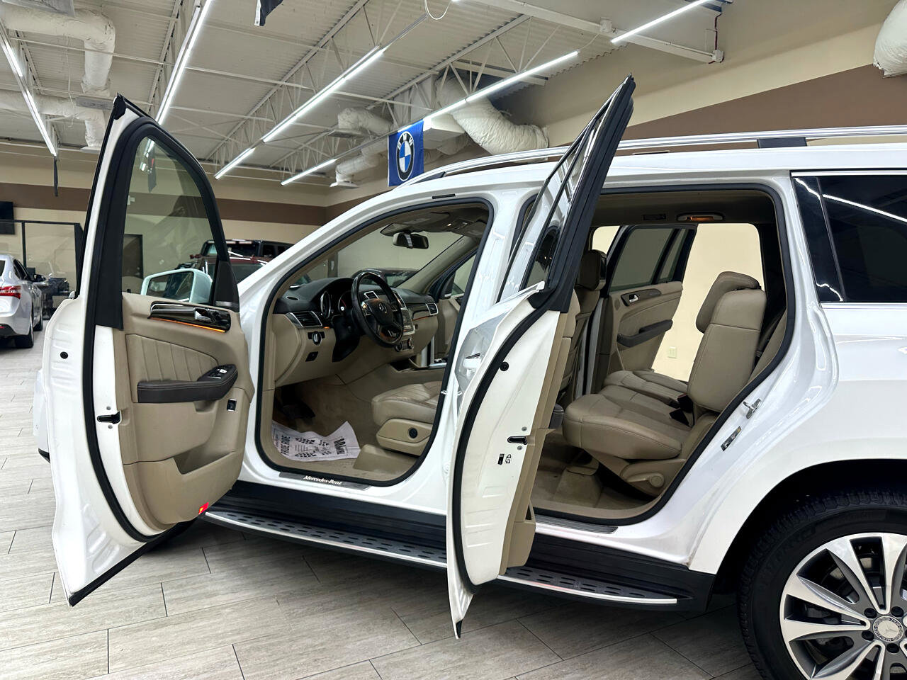 Used 2016 Mercedes-Benz GL 450 4MATIC w/ Premium I Package image 18