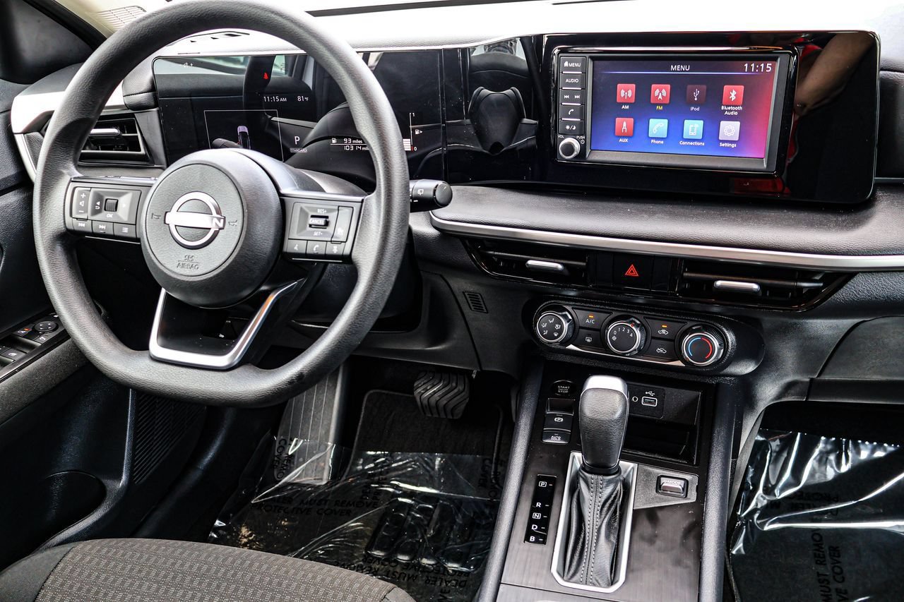 Used 2025 Nissan Kicks S FWD image 31