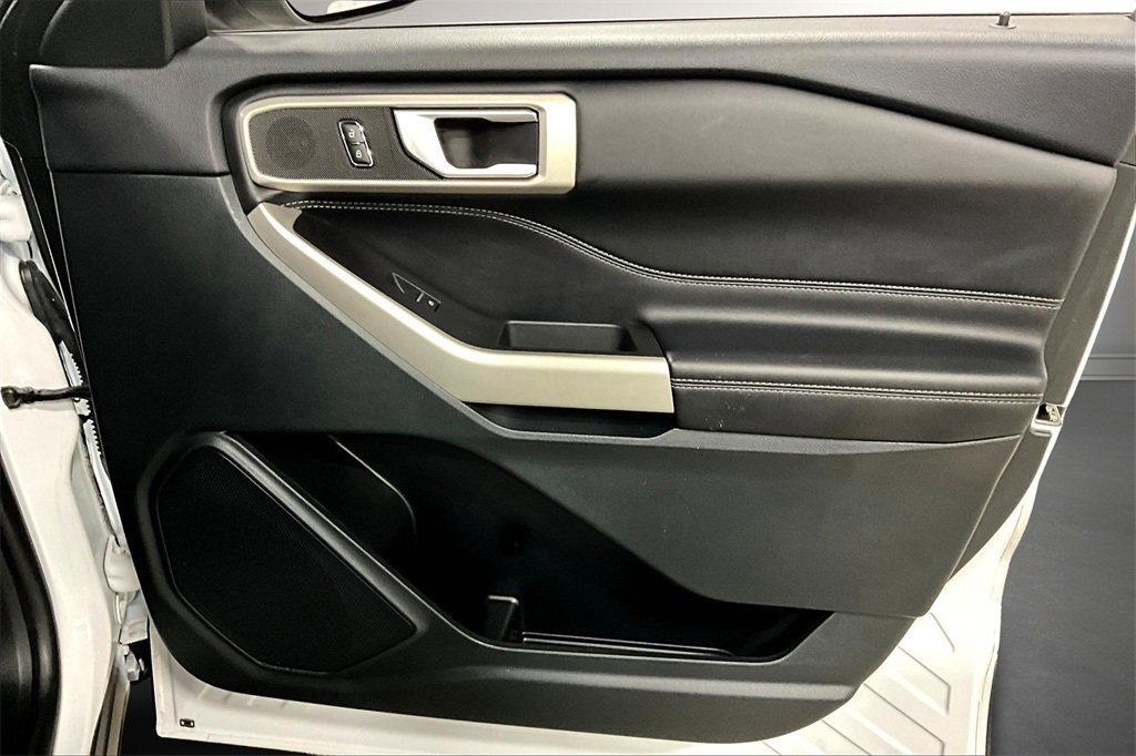 Used 2023 Ford Explorer XLT w/ Equipment Group 202A image 29