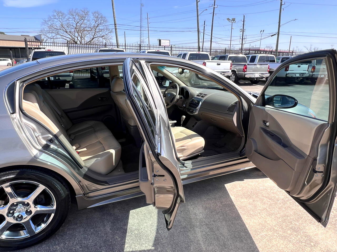 Used 2003 Nissan Altima 3.5 SE image 38