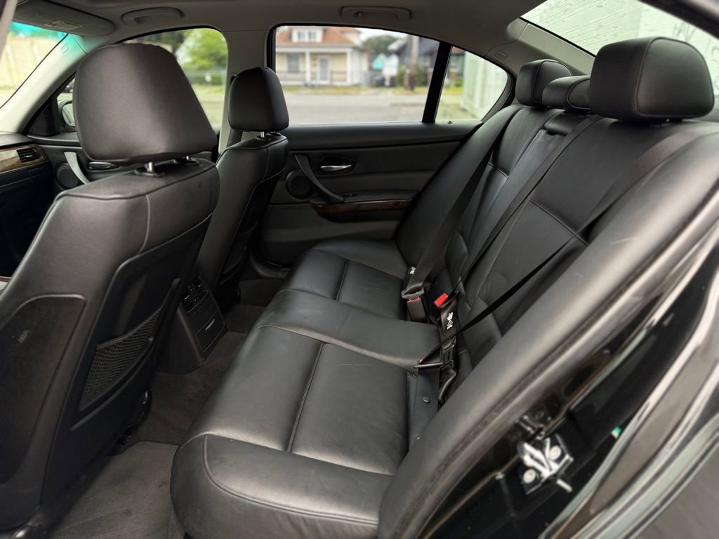 Used 2006 BMW 330xi Sedan image 21
