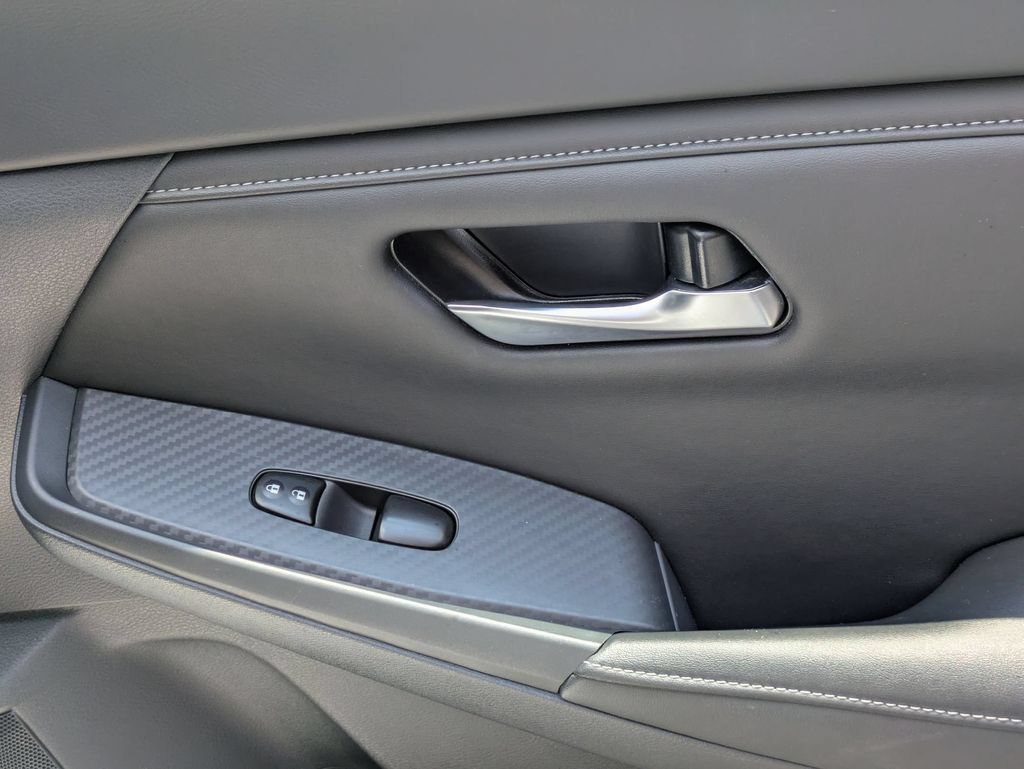 Used 2025 Nissan Sentra SV FWD image 31