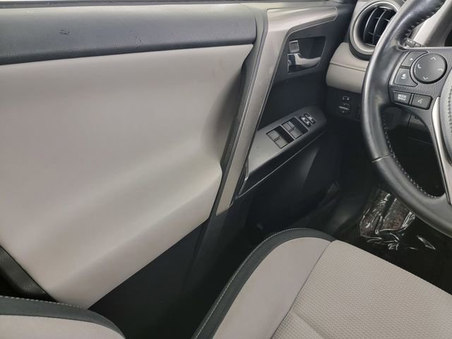 Used 2016 Toyota RAV4 XLE image 30