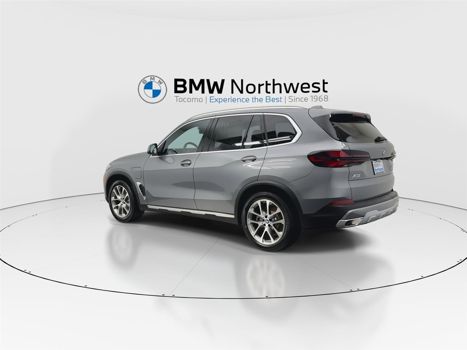 New 2026 BMW X5 xDrive50e w/ Climate Comfort Package image 12