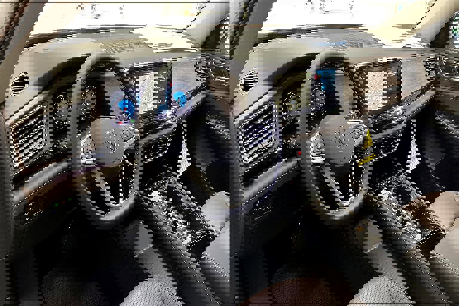 New 2025 Volkswagen Atlas SEL image 8